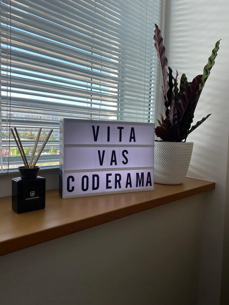 Uvítací nápis: Víta vás Coderama